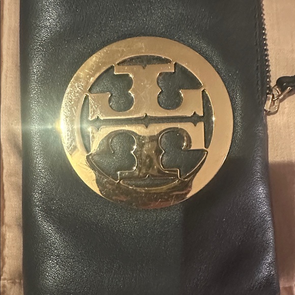 Tory Burch Black Leather Crossbody with Gold Emblem - Picture 2 of 3